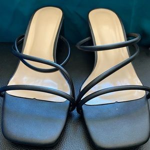 SHEIN! Size 5/5.5 black low heels